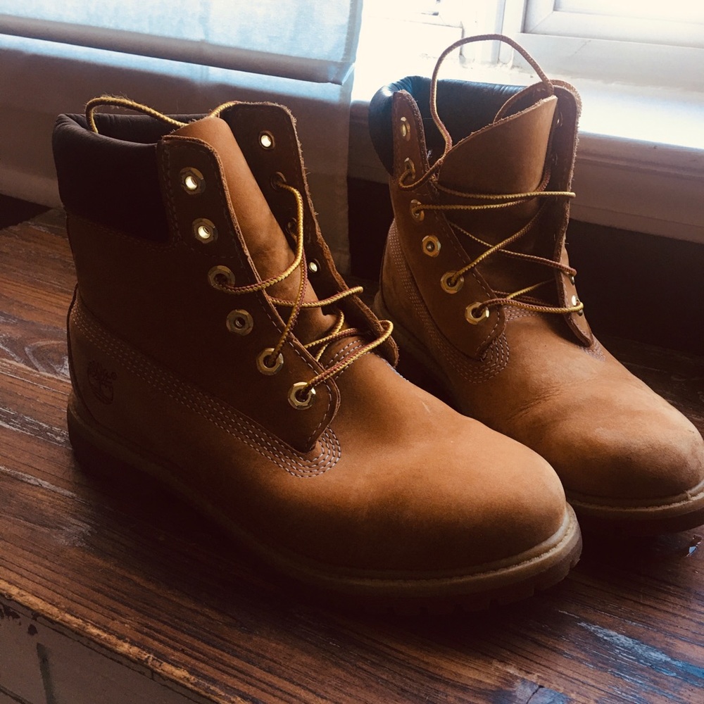 📘Women Timberland boot 7 1/2